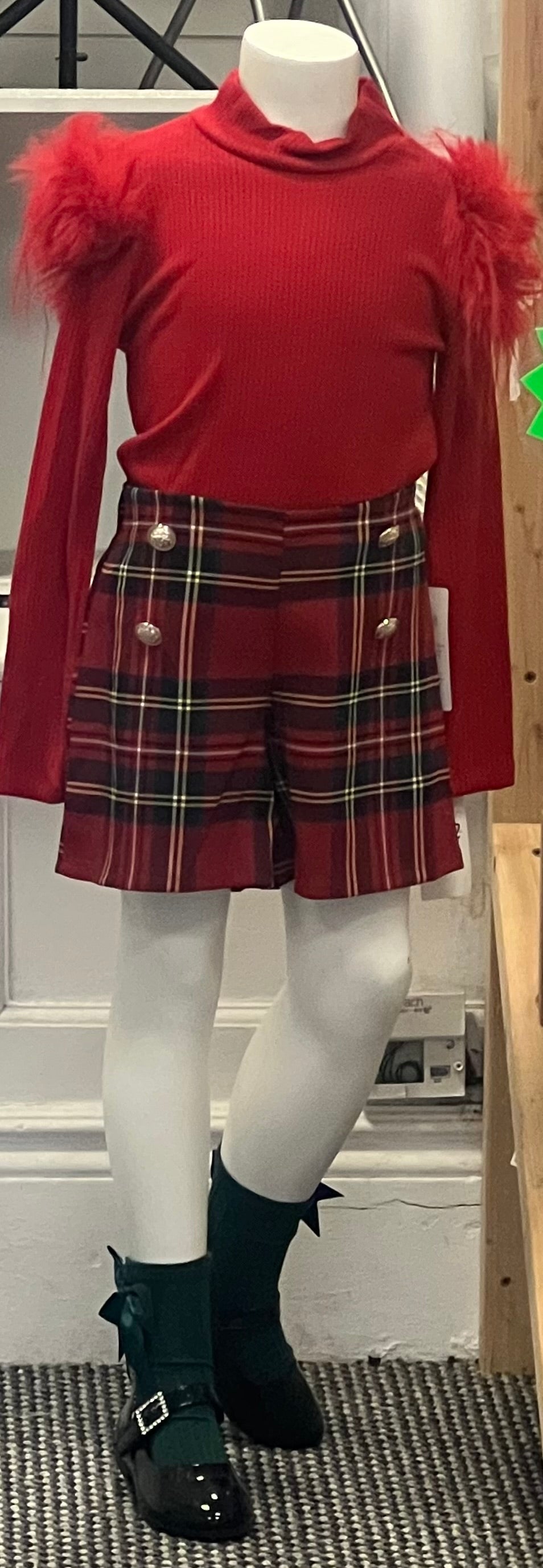 Tarten shorts and faux fur shoulder red top 4-14 years