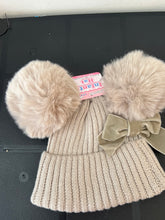 Load image into Gallery viewer, Double Pom Pom hat with bow 0-12 months