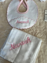 Load image into Gallery viewer, Personalsied Spanish bib and muslin set