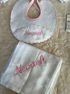 Personalsied Spanish bib and muslin set
