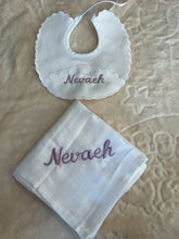 Load image into Gallery viewer, Personalsied Spanish bib and muslin set