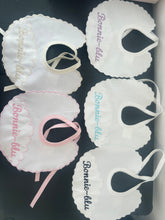 Load image into Gallery viewer, Personalsied Spanish bib and muslin set