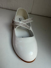 Load image into Gallery viewer, White bling shoes 8-2