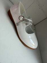 Load image into Gallery viewer, White bling shoes 8-2