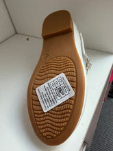 Load image into Gallery viewer, White bling shoes 8-2