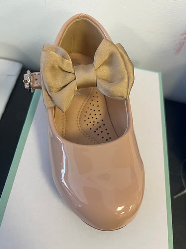 Melia bow shoes camel size 6-2