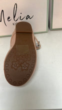 Load image into Gallery viewer, Melia bow shoes camel size 6-2