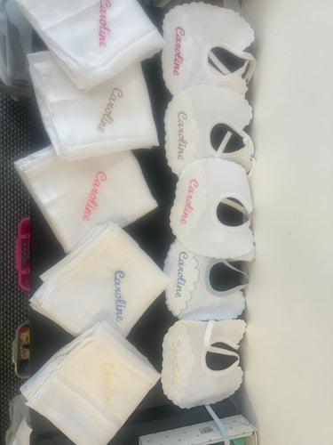 Personalsied Spanish bib and muslin set