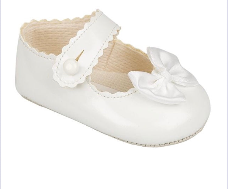 Bay pods soft sole shoes - white