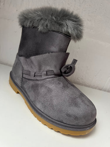 Grey boots 8-13